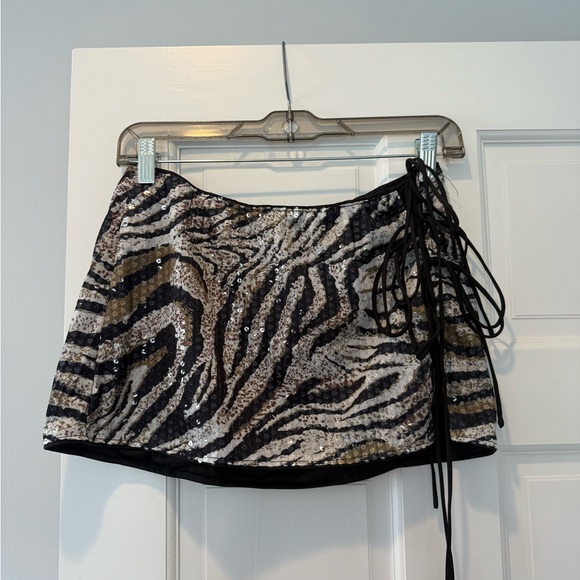 Black and Brown Leopard Sequin Tie Up Mini - Picture 1 of 6